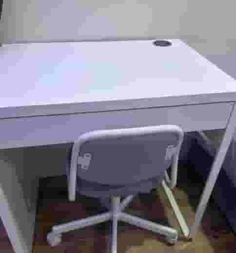 2 office tables with 2 chairs