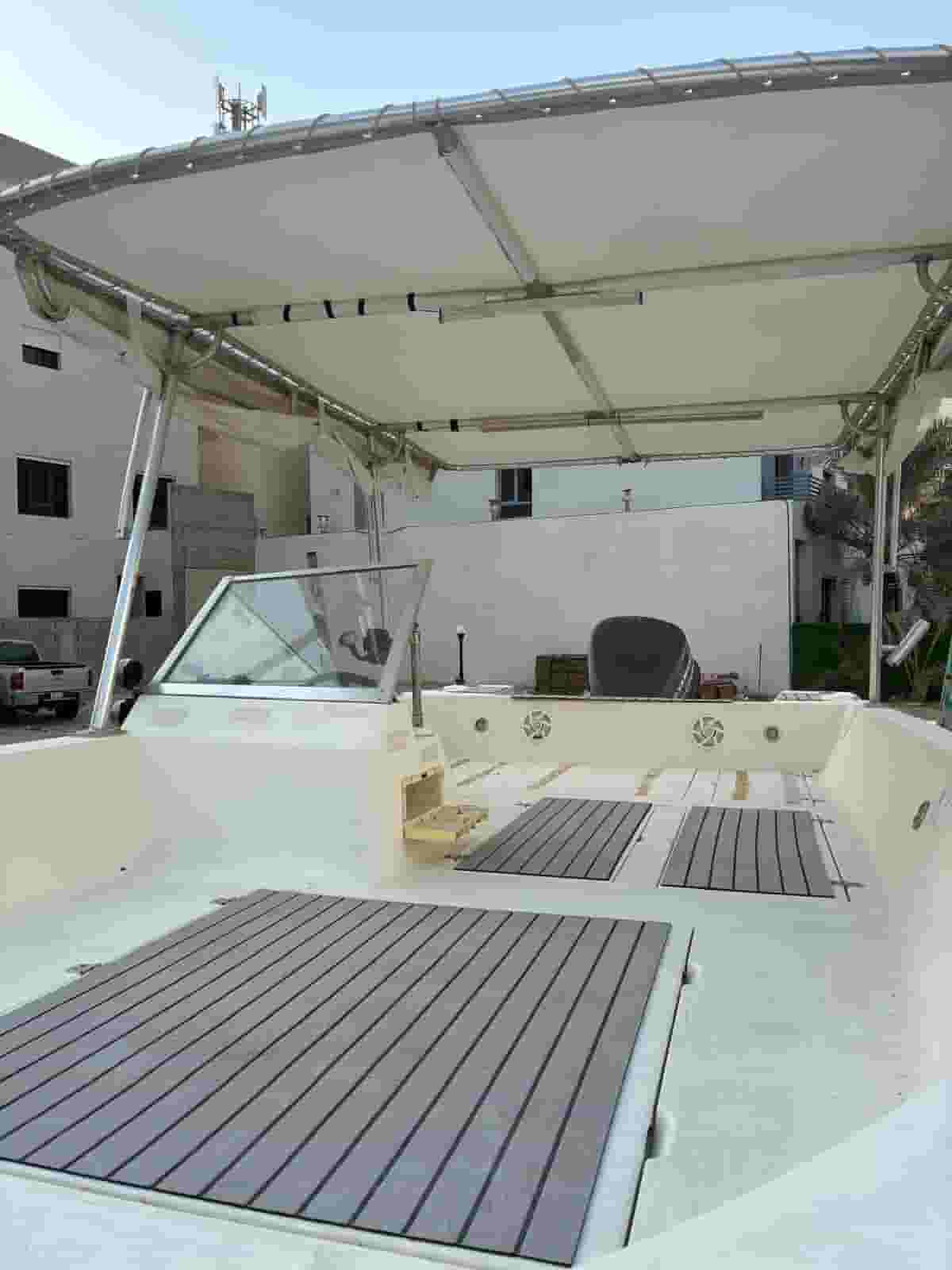 For sale a 20-foot Omani cruiser model 2015 For sale a 20-foot Omani cruiser model 2015