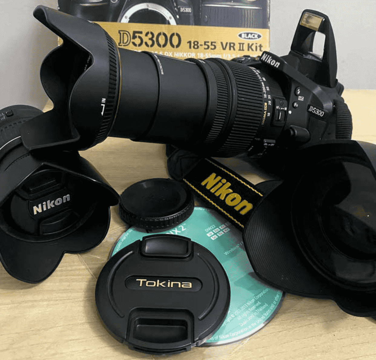 For sale the new Nikon camera with all its attachments For sale the new Nikon camera with all its attachments