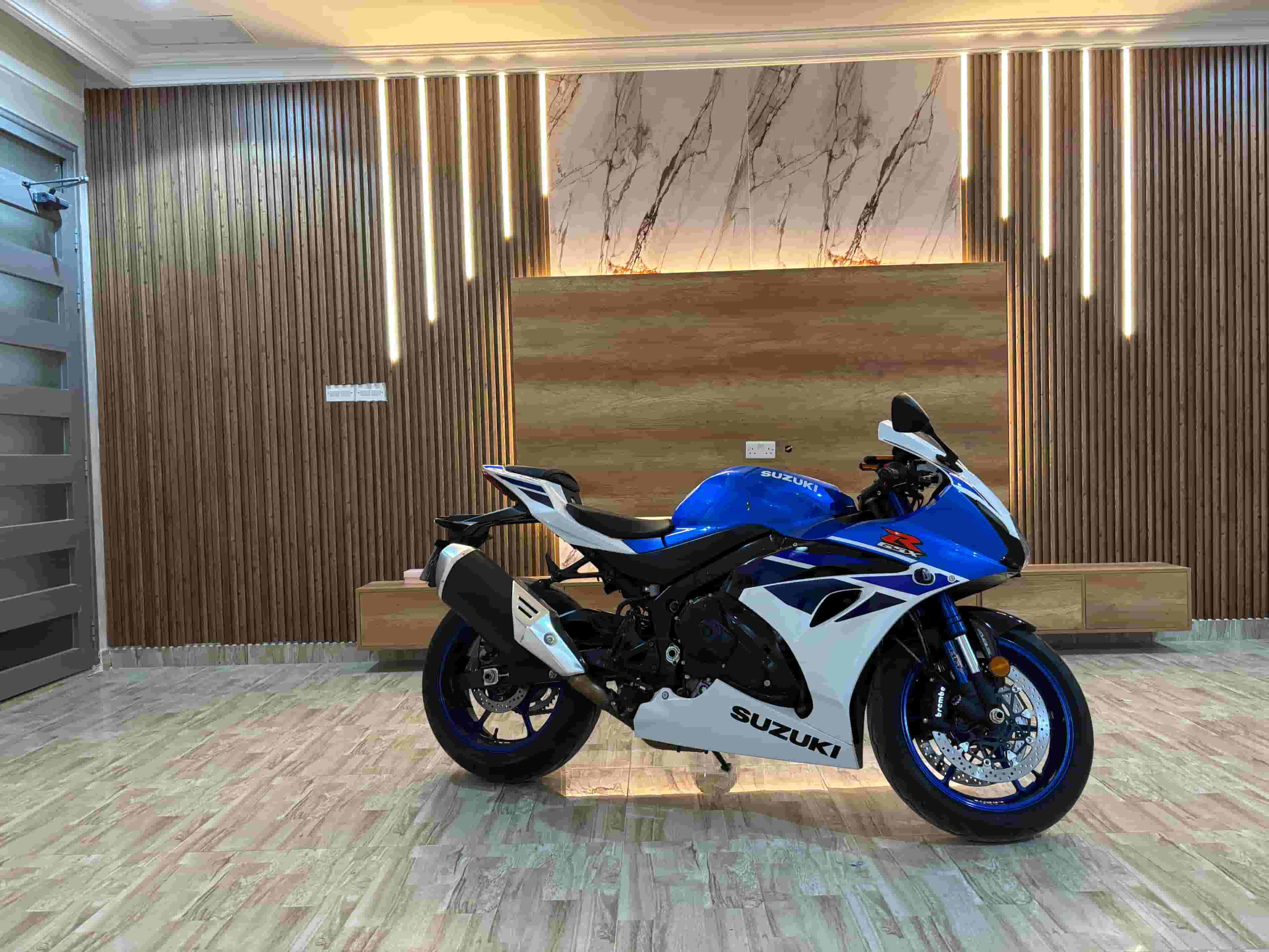 دراجة GSX-R1000 2024 دراجة GSX-R1000 2024